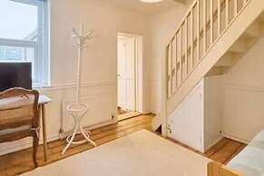 Host Stay Sparrows Nest