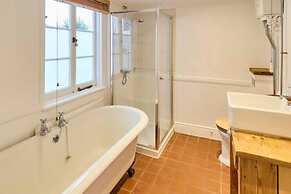 Host Stay Sparrows Nest