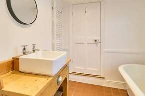 Host Stay Sparrows Nest