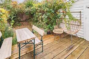 Host Stay Sparrows Nest