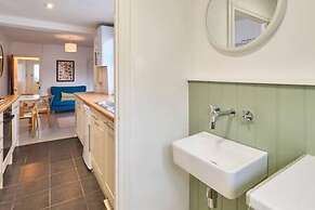 Host Stay Sparrows Nest