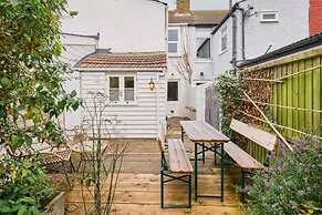 Host Stay Sparrows Nest