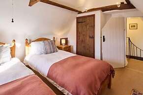 Host Stay Bere Cottage