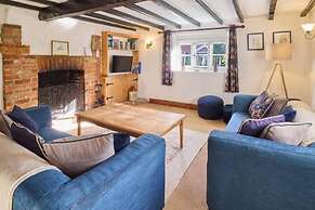 Host Stay Bere Cottage