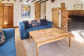 Host Stay Bere Cottage