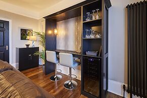 Host Stay Endeavour Sails