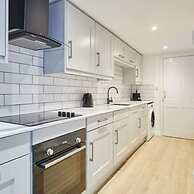 Host Stay Penny Farthing Cottage