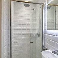 Host Stay Penny Farthing Cottage