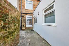 Host Stay Penny Farthing Cottage