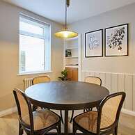 Host Stay Penny Farthing Cottage