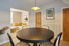 Host Stay Penny Farthing Cottage