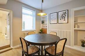 Host Stay Penny Farthing Cottage