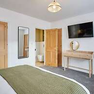 Host Stay Penny Farthing Cottage