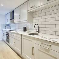 Host Stay Penny Farthing Cottage