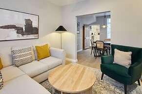 Host Stay Penny Farthing Cottage