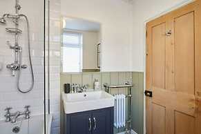 Host Stay Penny Farthing Cottage