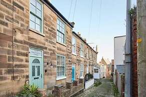 Host Stay Penny Farthing Cottage