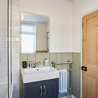 Host Stay Penny Farthing Cottage