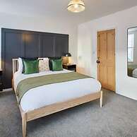 Host Stay Penny Farthing Cottage