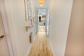 Host Stay Eden Square Retreat