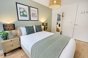 Host Stay Eden Square Retreat