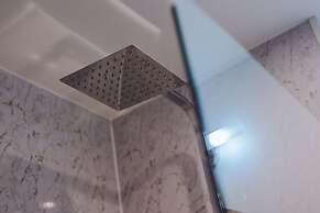 Host Stay Eden Square Retreat