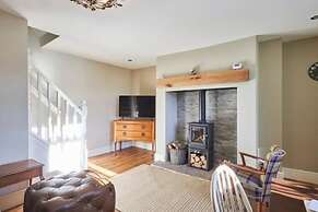 Host Stay Snoozy Goose