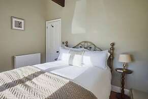 Host Stay Snoozy Goose