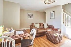 Host Stay Snoozy Goose