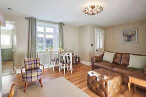 Host Stay Snoozy Goose