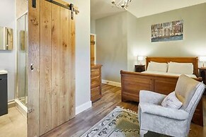 Host Stay Butterfly Cottage