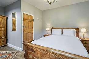 Host Stay Butterfly Cottage