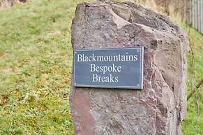 Host Stay Cwch Gwenyn