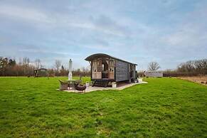 Host Stay Cwch Gwenyn