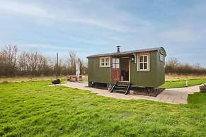 Host Stay Cwch Gwenyn