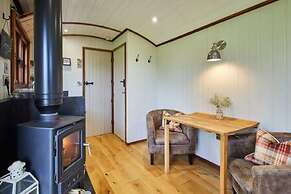 Host Stay Cwch Gwenyn