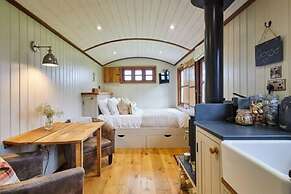 Host Stay Cwch Gwenyn