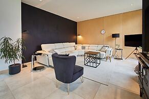 Host Stay Sleeper Cottage