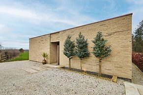 Host Stay Sleeper Cottage