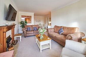 Host Stay Hide Hill Apartment B