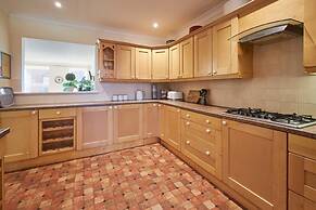 Host Stay Hide Hill Apartment B