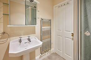 Host Stay Hide Hill Apartment B