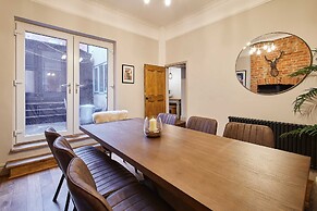 Host Stay Emerald Beach House