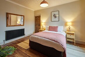 Host Stay Emerald Beach House