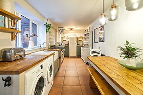 Host Stay Emerald Beach House