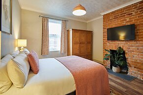 Host Stay Emerald Beach House