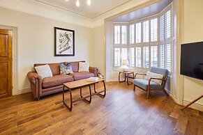 Host Stay Emerald Beach House