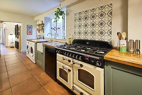 Host Stay Emerald Beach House