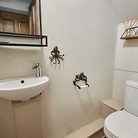 Host Stay Emerald Beach House