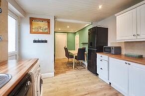 Host Stay Spire View House